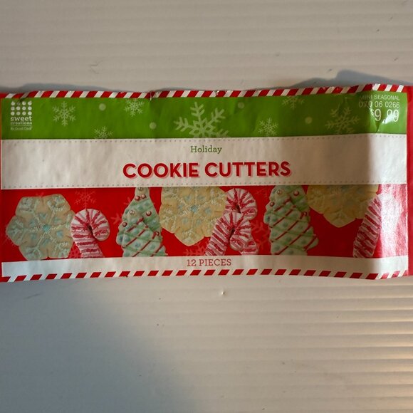 Sweet Creations Plastic Holiday Cookie Cutters With Soft Grip by Good Cook 12 Ct - Picture 7 of 11